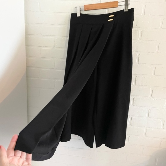 ZARA LONG PAREO SHORTS CULOTTE Wide Leg Pleated Black 2423/878 Gold Buttons Sz S - Picture 5 of 12